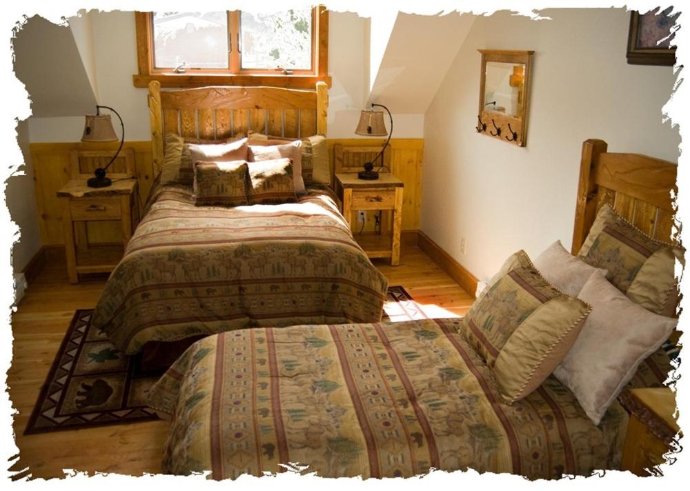 Deluxe King Suite interior